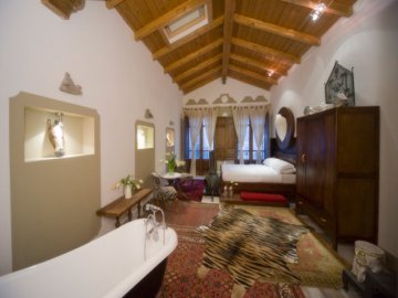 Regina Elena Suite - BB The Place Cagliari